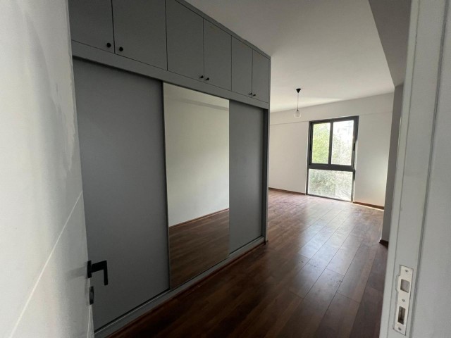 Lefkoşa Yenişehir Bölgesinde SATILIK 3+1 DAİRE - Fotoğraf 2
