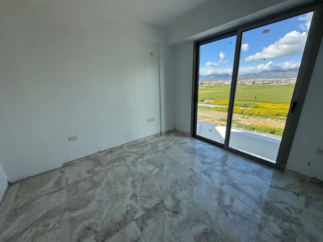 Lefkoşa Batıkent'de ( KDV ve TRAFO Ödenmiş) TÜRK KOÇANLI 3+1 Satılık İkiz Villa - Fotoğraf 1