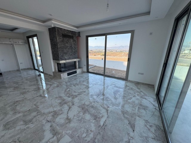 Lefkoşa Batıkent'de ( KDV ve TRAFO Ödenmiş) TÜRK KOÇANLI 3+1 Satılık İkiz Villa - Fotoğraf 3
