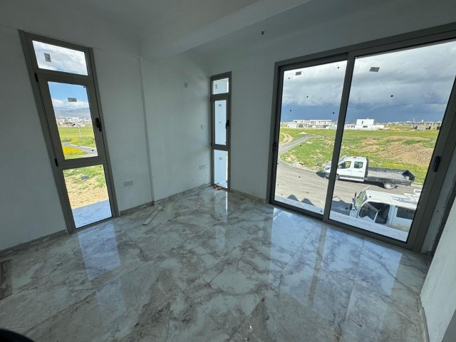 Lefkoşa Batıkent'de ( KDV ve TRAFO Ödenmiş) TÜRK KOÇANLI 3+1 Satılık İkiz Villa - Fotoğraf 4