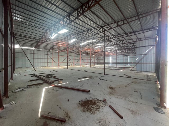 Lefkoşa Haspolat Bölgesinde SATILIK Depo - Fotoğraf 1