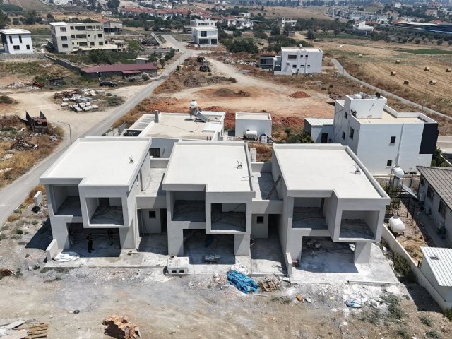 Girne Boğaz Bölgesinde SATILIK 3 ADET SIFIR 3+1 DUBLEKS VİLLA
