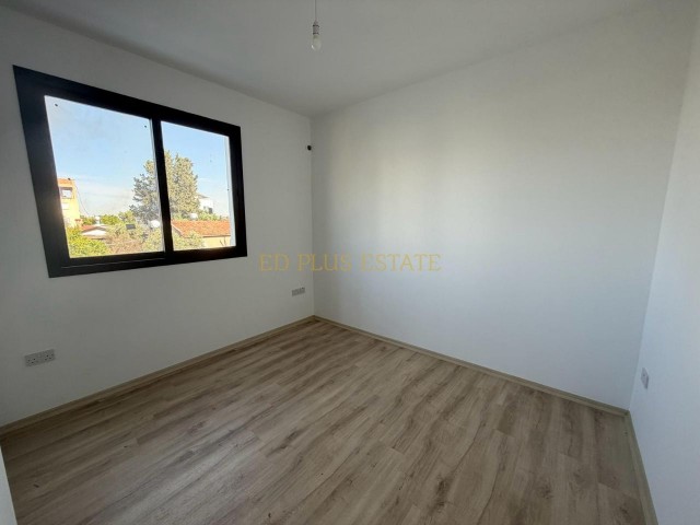 Lefkoşa Küçük Kaymaklı'da Ebeveyn Banyolu 90 m2 Türk Malı Satılık 2+1 Daireler