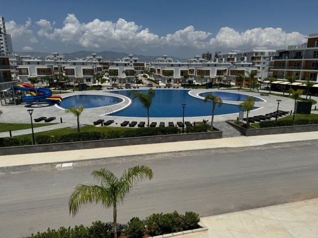 2+1 royal sun elit büyük bahçe ve teras site içinde