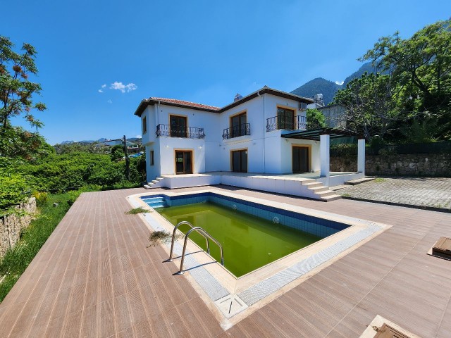 Bellapais 4209 m2 satılık arsa - Fotoğraf 1