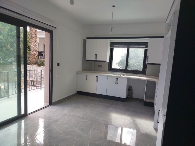 Alsancak merkez 1+1 satılık daıre - Fotoğraf 2