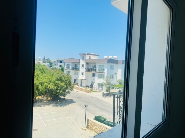 Alsancak 2+1 ortak havuzlu satılık daıre - Fotoğraf 3