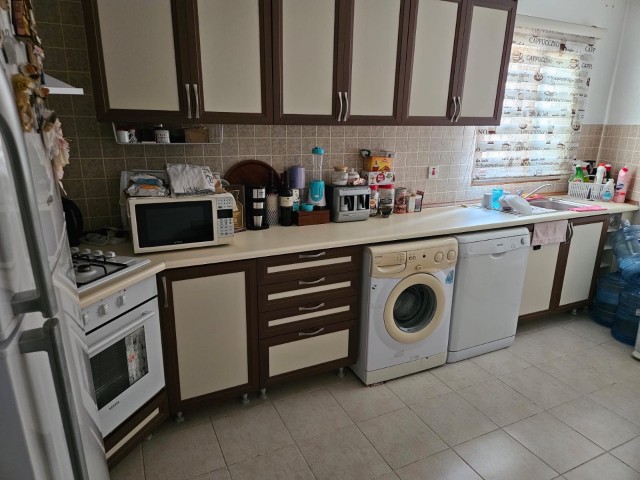 Alsancak 2+1 ortak havuzlu satılık daire - Fotoğraf 2