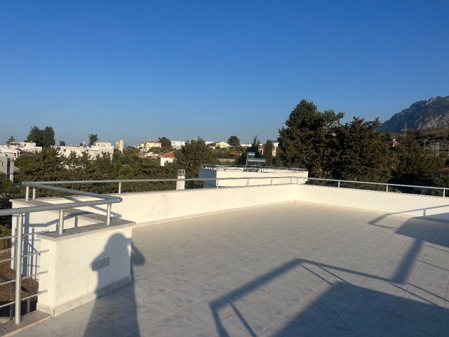 Alsancak 4+1 satilik villa genis bahceli - Fotoğraf 2
