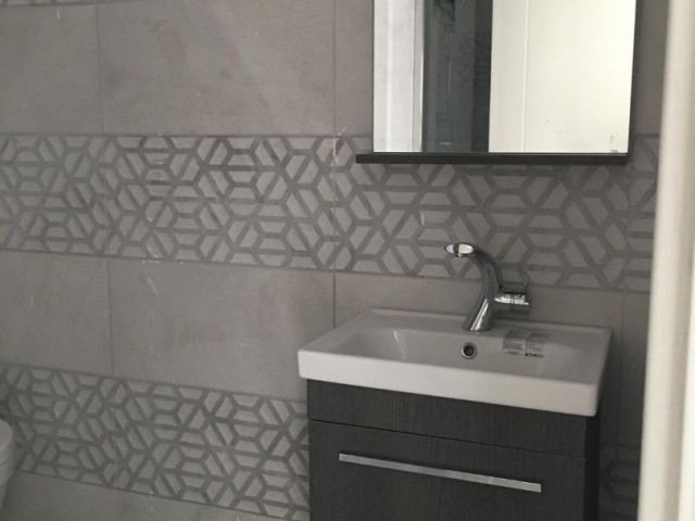 Girne merkez 3+1 penthouse nusmar market yakın
