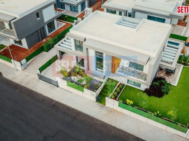 İskelede Hemen Teslim Havuzlu Villa