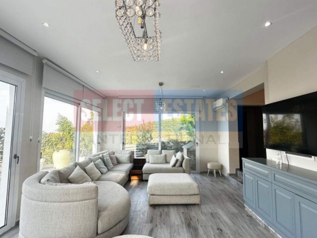 Alsancak`ta Havuzlu Lüks Villa