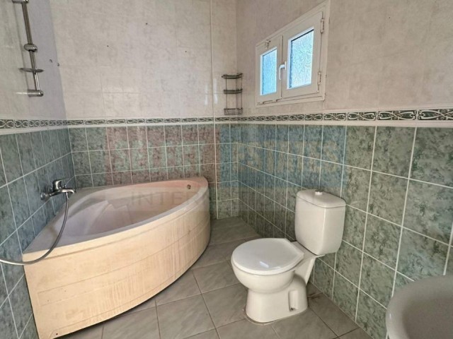 Girne Karşıyaka`da Lüks Havuzlu Villa - Fotoğraf 4