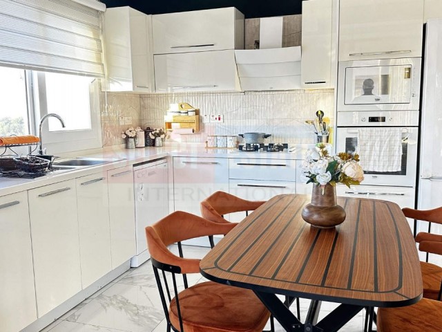 Havuzlu Eşyalı Penthouse - Anahtar Teslim - Fotoğraf 2