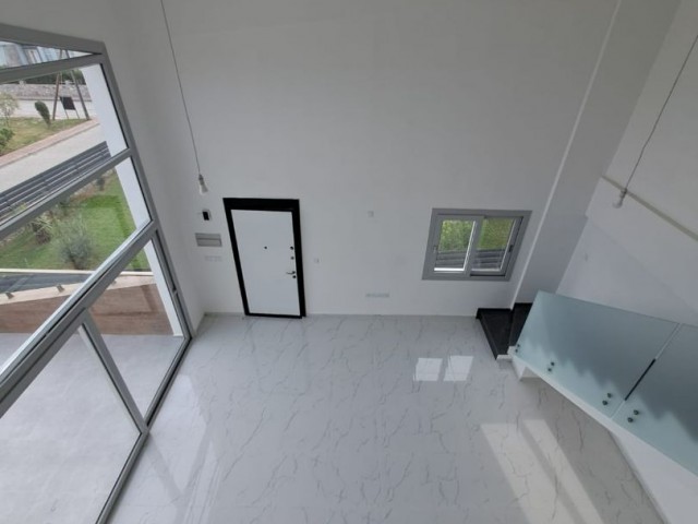 Girne, Alsancak'ta Satılık 2+1 Sıfır Loft Daire - Fotoğraf 1