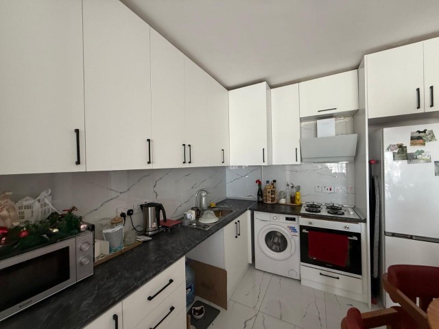 Lapta’da Satılık 2+1 Daire – Dağ Manzaralı, Full Eşyalı - Fotoğraf 3