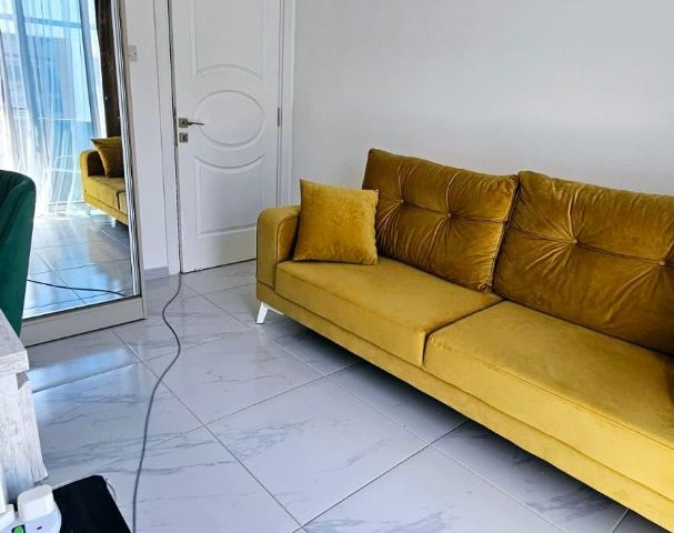 Alsancak Belediye Bölgesinde Satılık 2+1 Daire - Fotoğraf 1