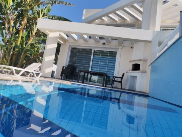 Girne Alsancak bölgesinde ikiz villa - Fotoğraf 2