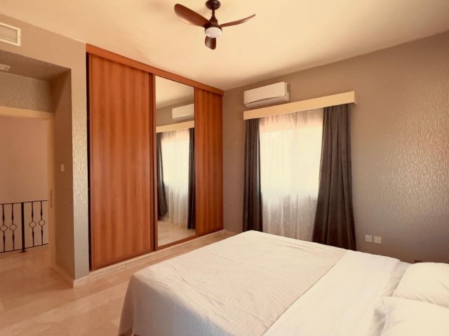 Girne, Alsancak’ta denize yürüyüş mesafesinde, özel yüzme havuzlu, eşyalı mükemmel konumda villa. 05338403555/05488403555 - Fotoğraf 2