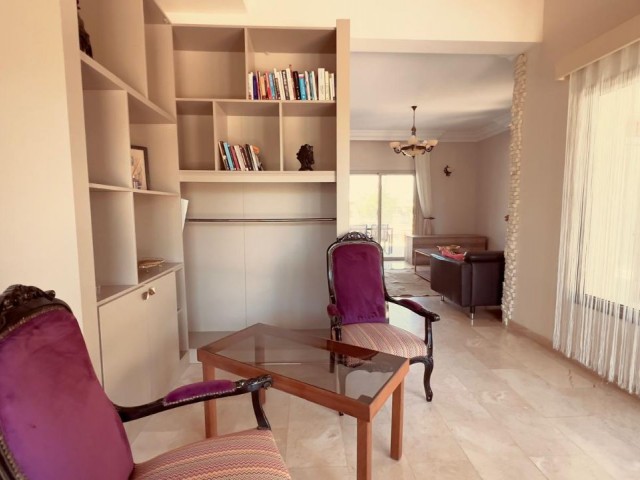 Girne, Alsancak’ta denize yürüyüş mesafesinde, özel yüzme havuzlu, eşyalı mükemmel konumda villa. 05338403555/05488403555 - Fotoğraf 4