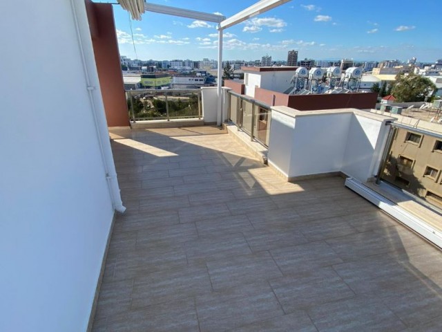 Göz Alıcı Şehir Manzaralı 2+1 Penthouse - Gazimağusa Dumlupınar'da Satılık! - Fotoğraf 4