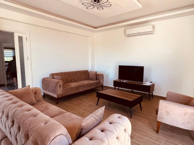 Girne, Alsancak, Malatya'da mükemmel dağ ve deniz manzarasına sahip, modern ve çok az kullanılmış 3 yatak odalı eşyalı villa. 05338403555 - Fotoğraf 3