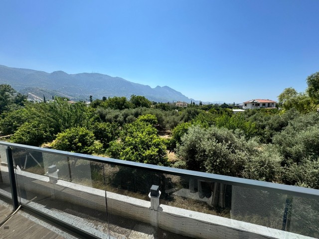 Girne Alsancak’ta satılık 2 + 1 full eşyalı daire - Fotoğraf 1