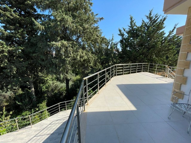 Alsancak'da 5 Odalı Özel Havuzlu Müstakil Villa - Fotoğraf 3