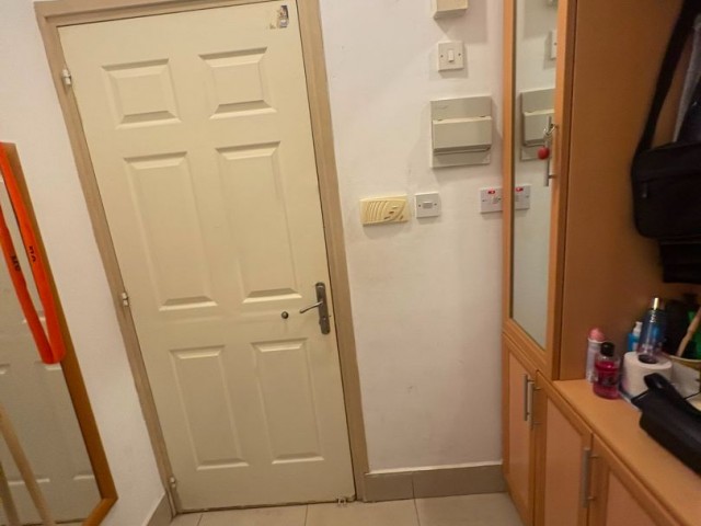 Gazimağusa Gülseren'de Ticari İzinli 2+1 Satılık Daire - Fotoğraf 1