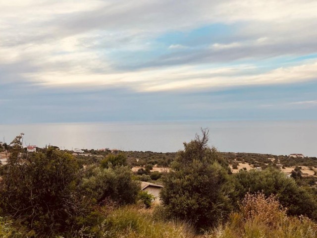 Girne, Kayalar köyünde önü kesilmez manzaralı 2050m2 (1 dönüm 2 evlek 475ay2) Eşdeğer koçanlı arazi. 05338403555 - Fotoğraf 2