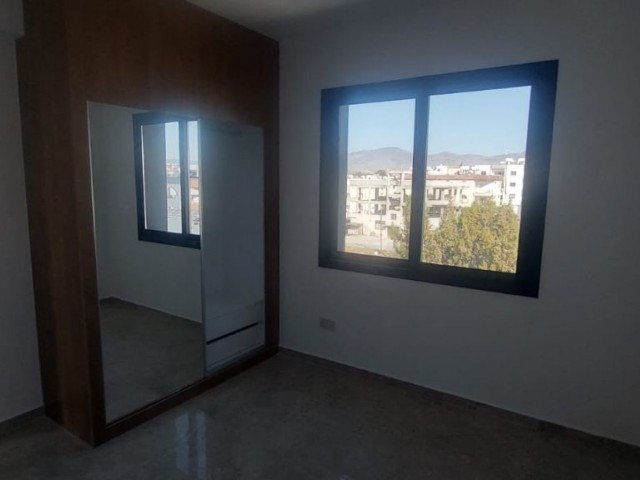 Lefkoşa Küçük Kaymaklıda Taşınmaya Hazır Geniş Balkonlu Lüks Ensuid Penthouse. - Fotoğraf 3