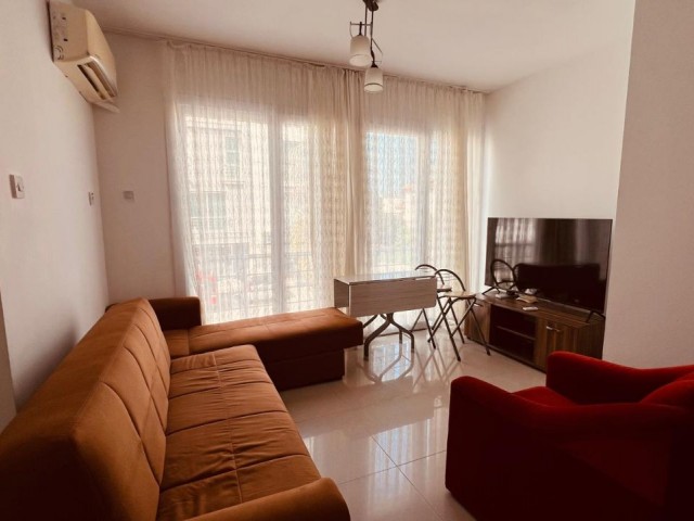 Girne merkez sulu çember bölgesinde 2 yatak odalı satılık daire. 05338403555 - Fotoğraf 2