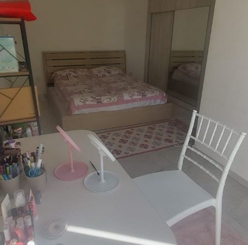 Lefkoşa Hamitköy'de Full Eşyalı Satılık 2+1 Daire. - Fotoğraf 3