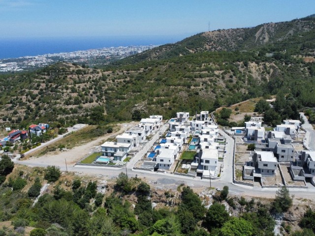 MUHTEŞEM MANZARAYA SAHİP GİRNE Karmi'de satılık 4+1 özel havuzlu, bahçeli triplex villa! Masrafsız, KDV, trafo dahil fiyat! - Fotoğraf 2