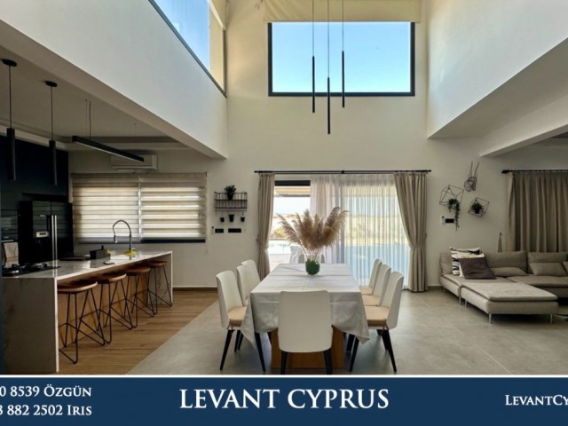 Tatlısu'da Denize Sıfır Projede Teslime Hazır 1,000 M2 Arsa İçinde 275 M2 Kapalı Alana Sahip, Deniz Manzaralı Muhteşem Özel Havuzlu Müstakil Villa. - Fotoğraf 2