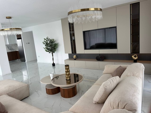Grand Sapphire! 240 m2 + 60 m2 balkon. En geniş Full Eşyalı 2+1 Daire. Deniz ve havuz manzaralı. Maşrafsız! - Fotoğraf 4