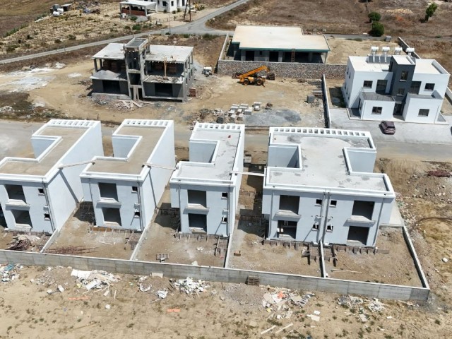 Lefkoşa / Alayköy Bölgesinde Satılık Kasım Sonu Teslim 3 + 1 İkizvilla ve Müstakil Villalar (EŞDEĞER KOÇAN) - Fotoğraf 1