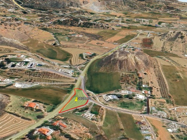 Girne/Pınarbaşı Bölgesinde Satılık 3038m2 Tarla . Tam Bir Yatırım Fırsatı! Toplam Fiyat 150.000 STG . Türk Koçan! 300M2 Konut İzni - Fotoğraf 2