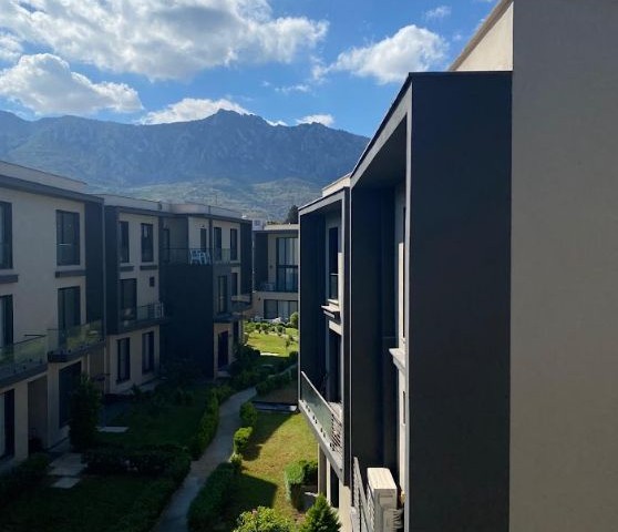 Girne Karaoğlanoğlu'nda Deniz ve Dağ Manzaralı 4 yatak odalı loft Daire Satılık! Yüzde 50 peşin geri kalan 12 ay taksit taşınmaya hazır - Fotoğraf 1