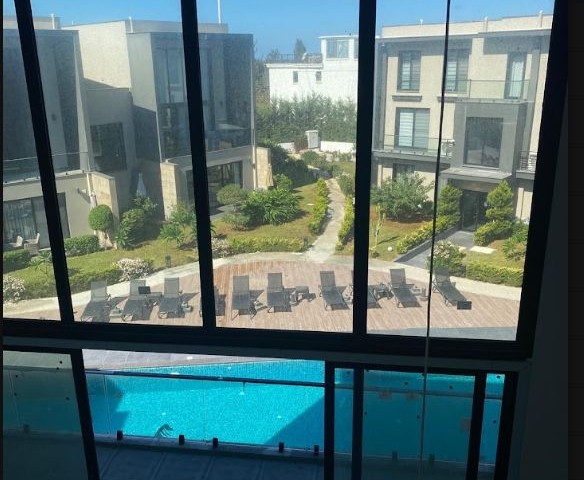 Girne Karaoğlanoğlu'nda Deniz ve Dağ Manzaralı 4 yatak odalı loft Daire Satılık! Yüzde 50 peşin geri kalan 12 ay taksit taşınmaya hazır - Fotoğraf 3
