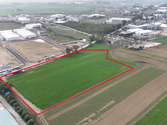 Lefkoşa/Haspolat Bölgesinde Satılık 13 Dönüm Sanayi Arazisi! Son Kalan Büyük Yerlerden Biri. Bu Fırsat Kaçmaz!! - Fotoğraf 2