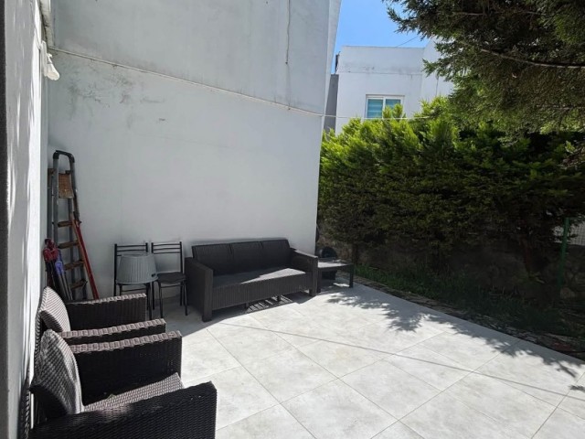 Girne Karaoğlanoğlu'nda Satılık Modern 1+1 Daire - Bahçeli, Teraslı