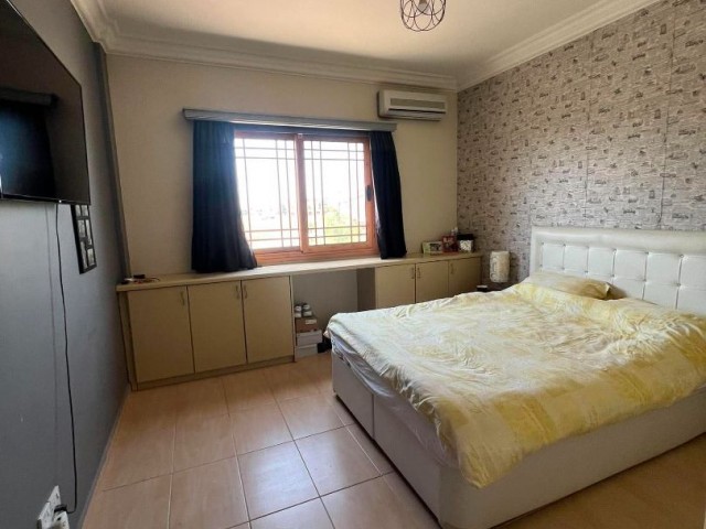 YENİBOĞAZİÇİ'NDE 1395 m2 ARSA İÇERİSİNDE SATILIK 4+2 HAVUZLU VİLLA