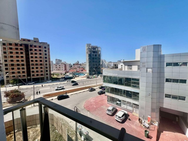 MAĞUSA ŞEHİR MERKEZİNDE TÜRK KOÇANLI SATILIK 2+1 DAİRE