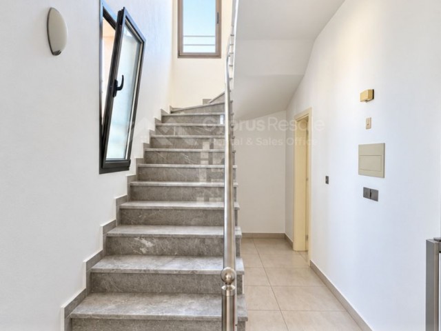 Mağusa Maraş'ta 3 Yatak Odalı Triplex Villa
