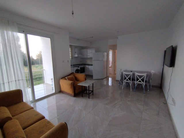 Girne Lapta'da Modern ve Ful Eşyalı 2+1 Daire İle Yeni Bir Yuva Edinin! - Fotoğraf 3
