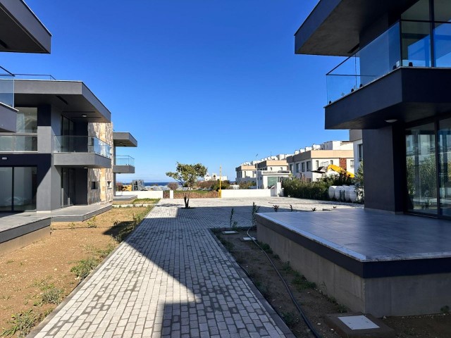 Alsancak’ta Satılık Yeni 2+1 Daire – Deniz Manzaralı ve Merit Oteline Yakin - Fotoğraf 2