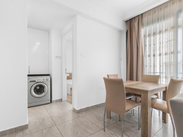 Girne Merkez'de Satılık Merkezi konum 1+1 Ful Eşyalı Daire! - Fotoğraf 1