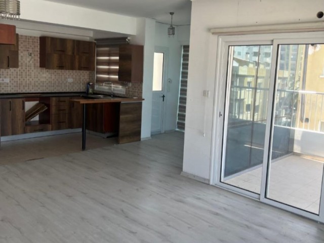 Gazimağusa Merkez Satılık 3+1 Daire - Fotoğraf 2