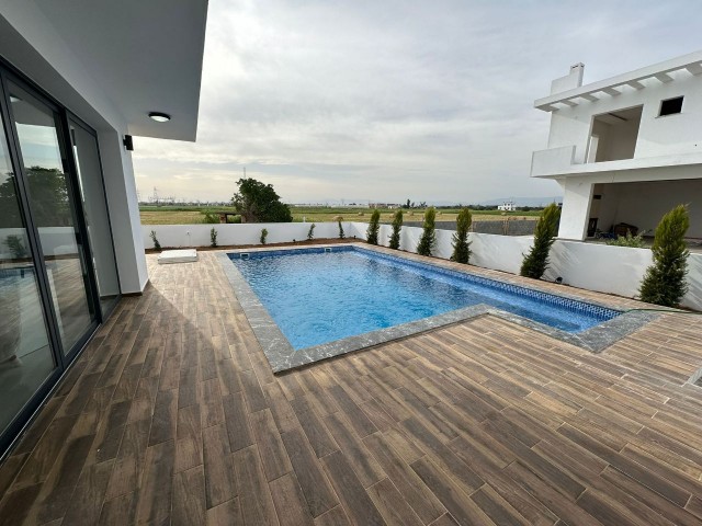 Gazimağusa Yeniboğaziçi Satılık 3+1 Villa - Fotoğraf 2